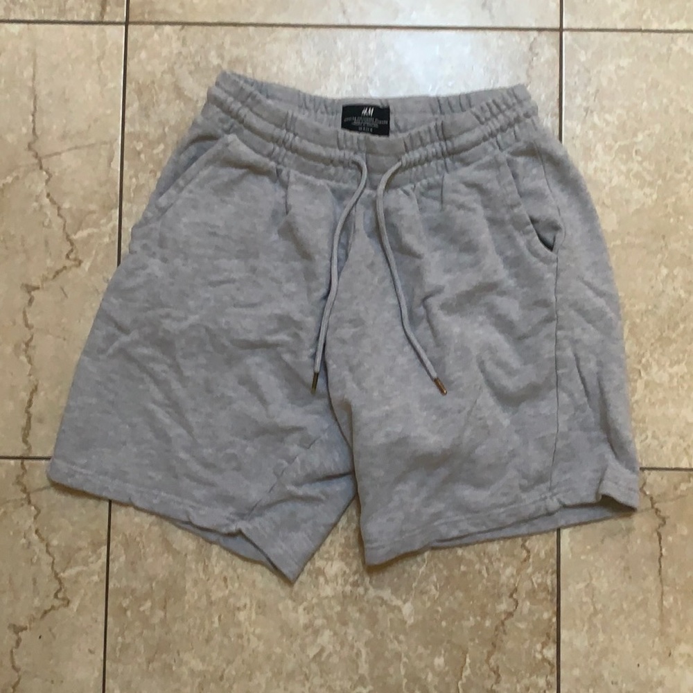 H&M gray shorts
